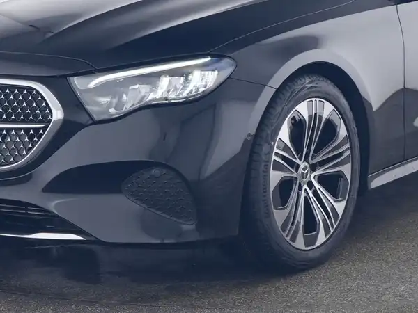 MERCEDES-BENZ E 220 T d (4/10)