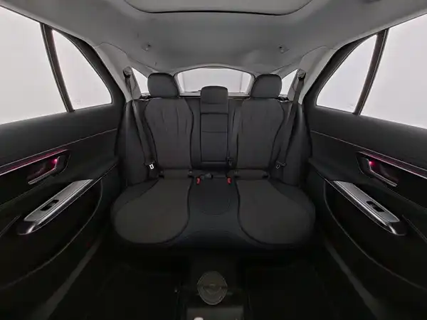 MERCEDES-BENZ E 220 T d (9/10)