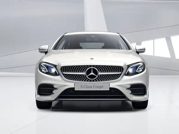 MERCEDES-BENZ E 300 Coupe (6/10)