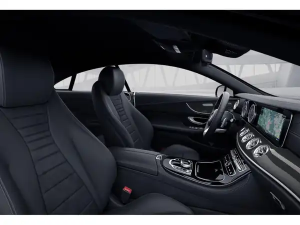 MERCEDES-BENZ E 300 Coupe (8/10)