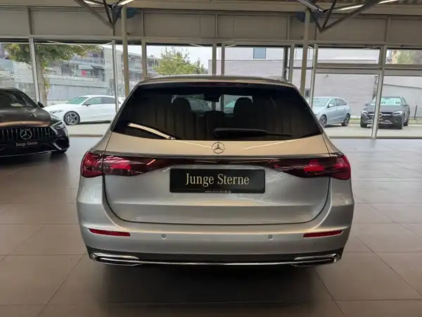 MERCEDES-BENZ E 220 d T (4/19)