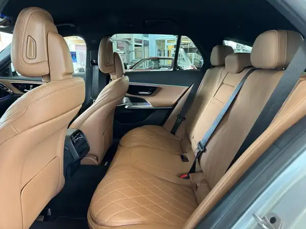 MERCEDES-BENZ E 450 T d 4M (11/23)