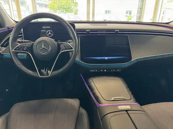 MERCEDES-BENZ E 220 T d 4M (12/23)