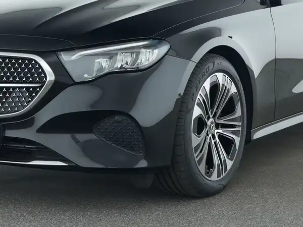 MERCEDES-BENZ E 220 T d 4M (4/10)