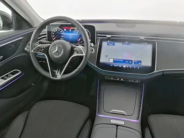 MERCEDES-BENZ E 220 T d 4M (6/10)