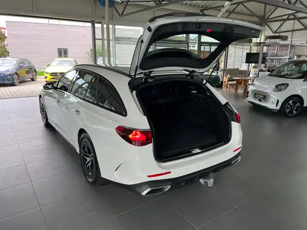 MERCEDES-BENZ E 220 T d (13/26)