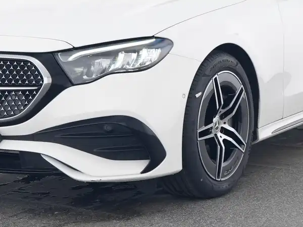 MERCEDES-BENZ E 220 T d (4/10)