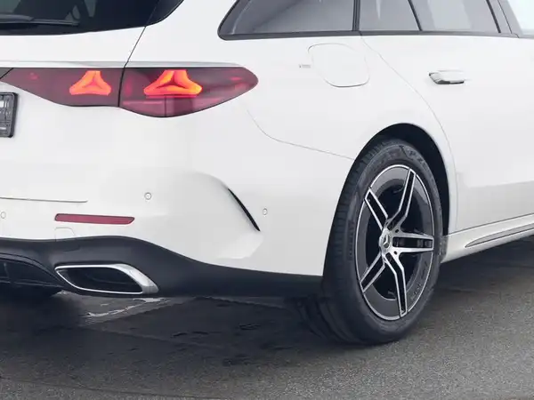 MERCEDES-BENZ E 220 T d (5/10)