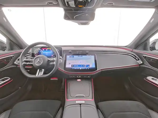 MERCEDES-BENZ E 220 T d (8/10)