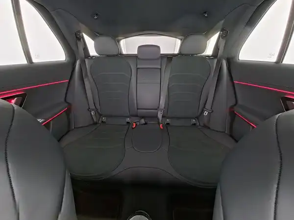 MERCEDES-BENZ E 220 T d (9/10)