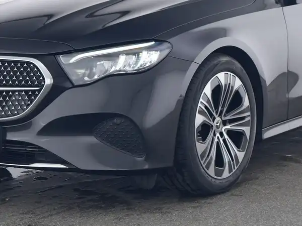 MERCEDES-BENZ E 220 T d (4/10)