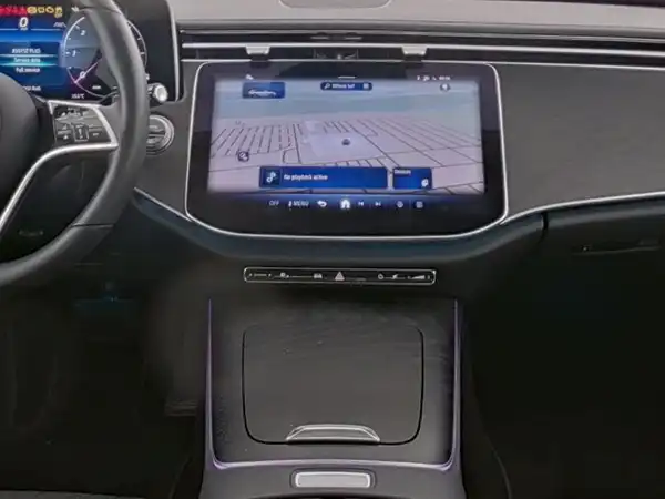 MERCEDES-BENZ E 220 T d (6/10)