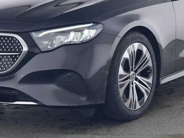 MERCEDES-BENZ E 220 T d (4/10)