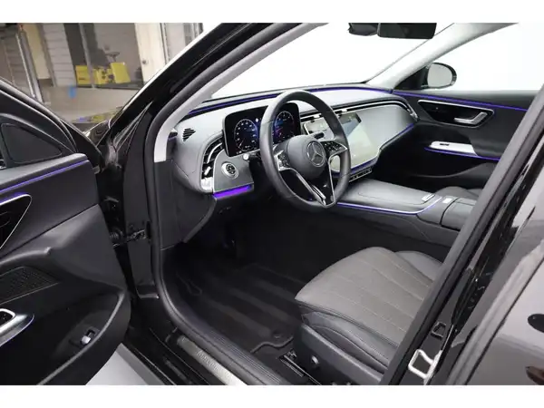 MERCEDES-BENZ E 220 T d (11/28)
