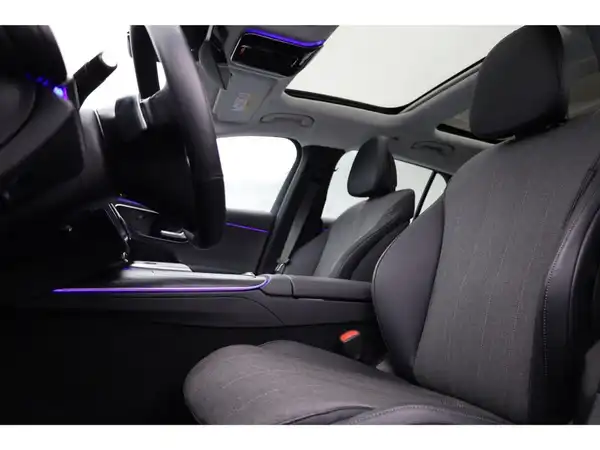MERCEDES-BENZ E 220 T d (25/28)