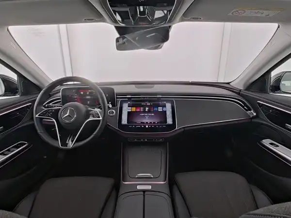 MERCEDES-BENZ E 220 T d (8/10)