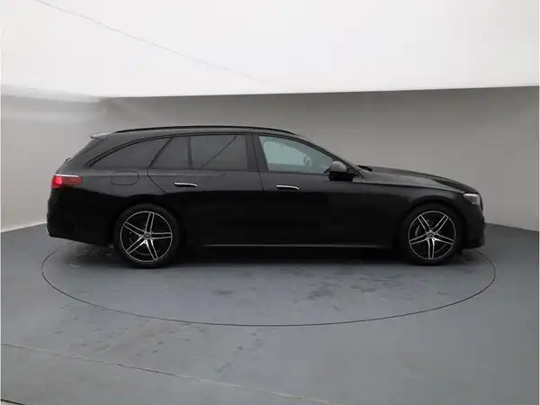 MERCEDES-BENZ E 220 T d (7/25)