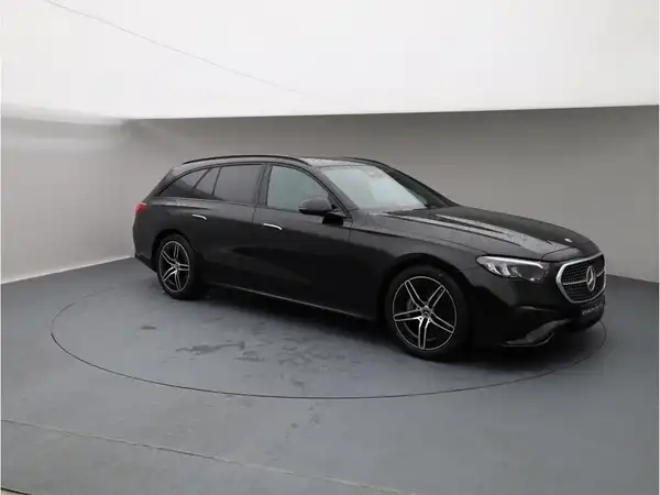 MERCEDES-BENZ E 220 T d (8/25)