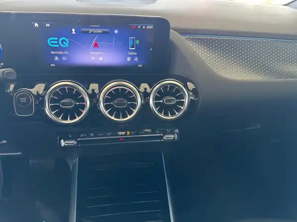 MERCEDES-BENZ EQA 350 4M (19/19)