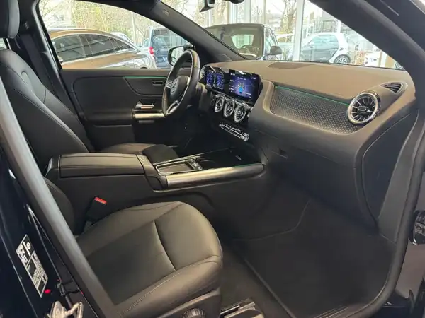 MERCEDES-BENZ EQA 300 4M (18/18)