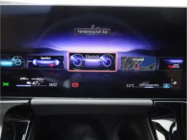 MERCEDES-BENZ EQA 250 (18/27)