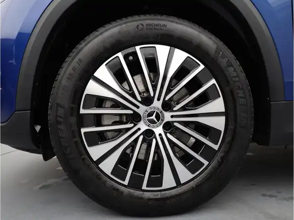 MERCEDES-BENZ EQA 250 (27/27)