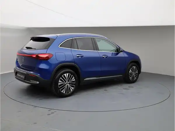 MERCEDES-BENZ EQA 250 (6/27)