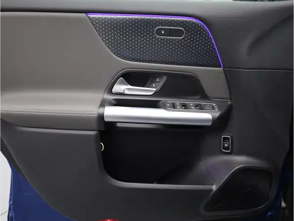 MERCEDES-BENZ EQA 250 (10/27)