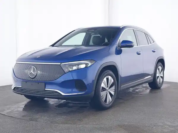 MERCEDES-BENZ EQA 300 4M (1/9)