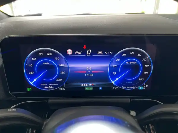 MERCEDES-BENZ EQA 300 4M (16/25)