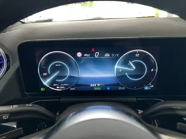 MERCEDES-BENZ EQA 300 4M (24/25)