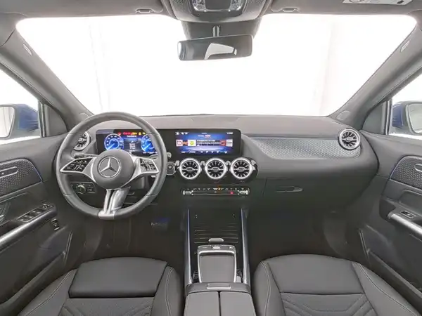 MERCEDES-BENZ EQA 300 4M (6/9)