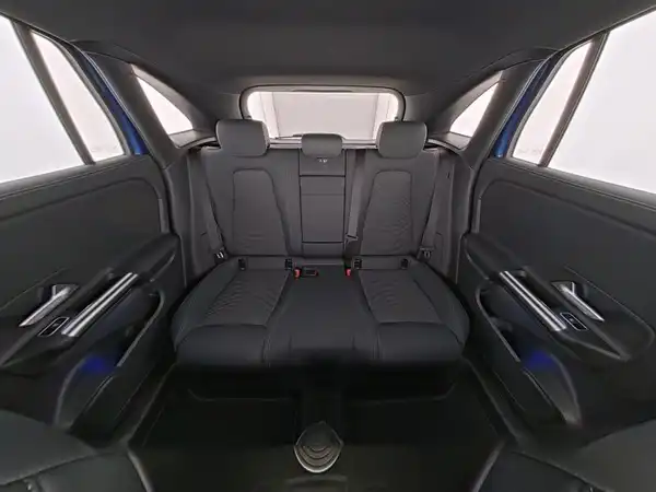MERCEDES-BENZ EQA 300 4M (7/9)