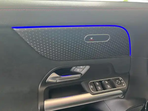MERCEDES-BENZ EQA 250 (13/29)