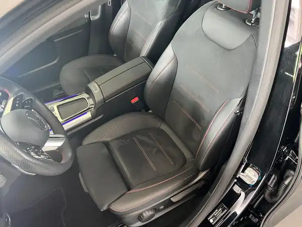MERCEDES-BENZ EQA 250 (15/29)