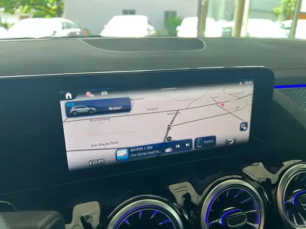 MERCEDES-BENZ EQA 250 (19/29)