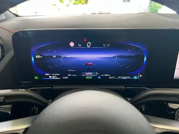 MERCEDES-BENZ EQA 250 (25/29)