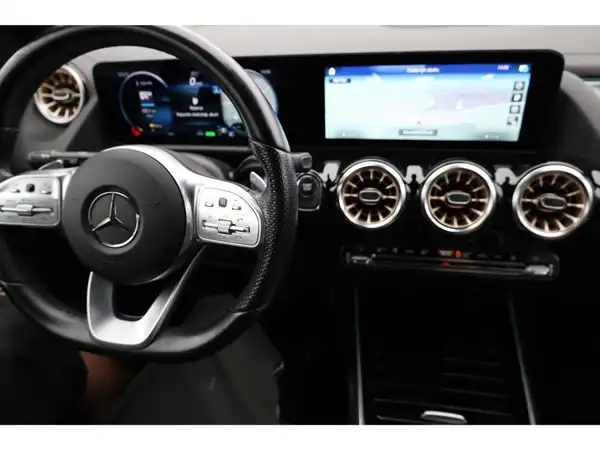 MERCEDES-BENZ EQA 250 (13/25)