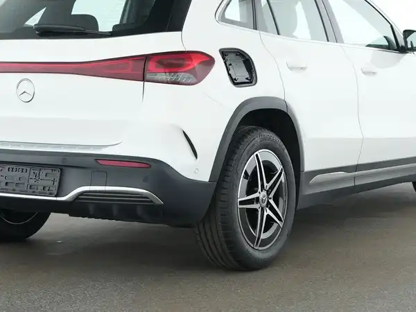 MERCEDES-BENZ EQA 250 (5/10)