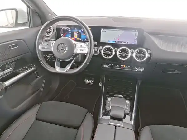 MERCEDES-BENZ EQA 250 (7/10)