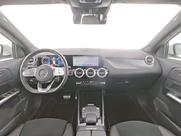 MERCEDES-BENZ EQA 250 (8/10)