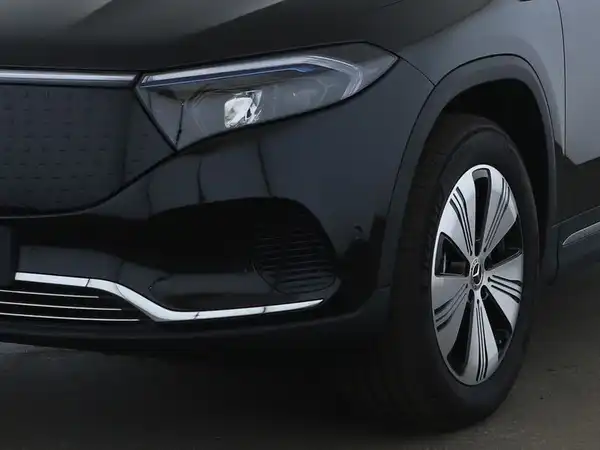MERCEDES-BENZ EQA 300 4M (4/11)