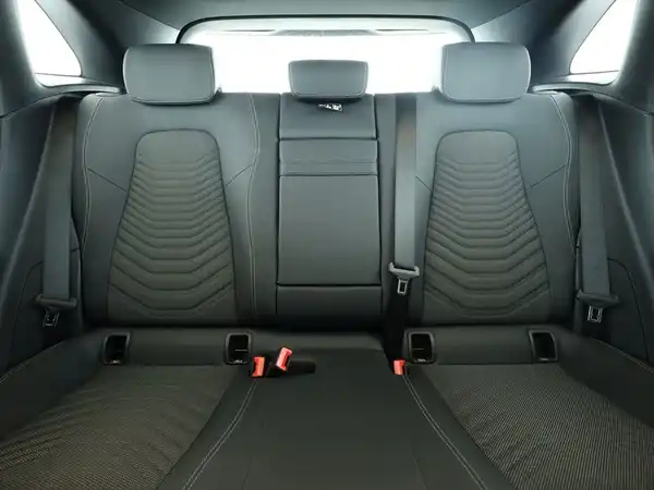 MERCEDES-BENZ EQA 300 4M (10/11)