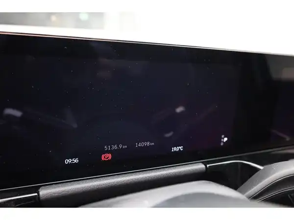 MERCEDES-BENZ EQA 300 4M (12/25)
