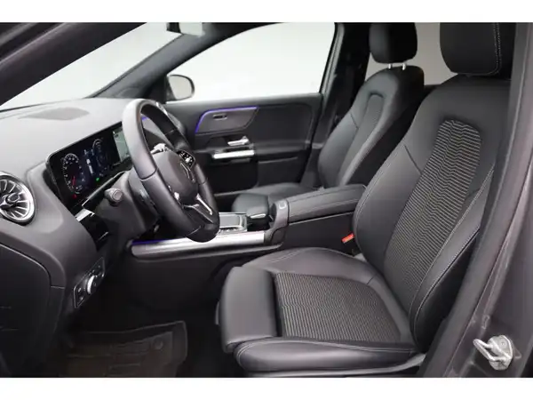 MERCEDES-BENZ EQA 250 (15/25)