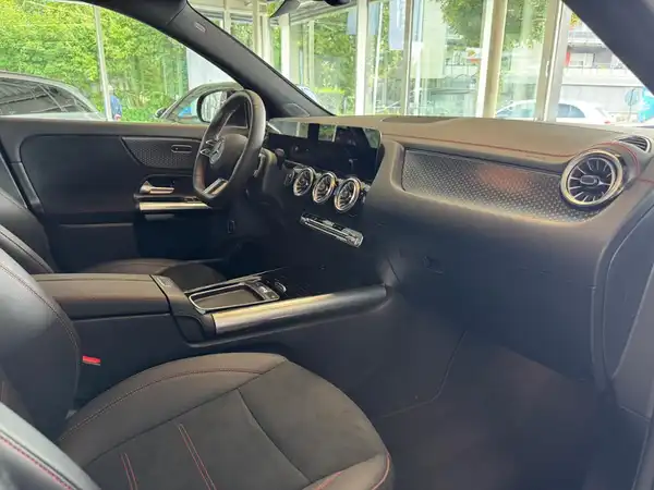 MERCEDES-BENZ EQA 300 4M (15/24)