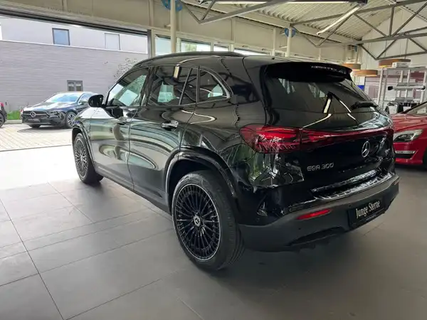MERCEDES-BENZ EQA 300 4M (3/24)