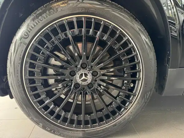 MERCEDES-BENZ EQA 300 4M (24/24)