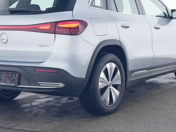 MERCEDES-BENZ EQA 350 4M (5/10)