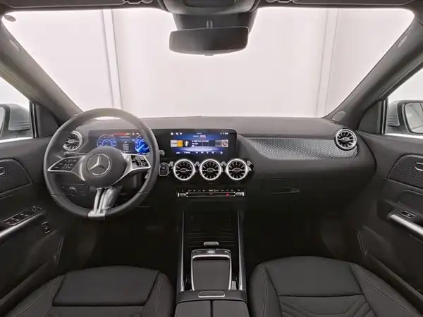 MERCEDES-BENZ EQA 350 4M (8/10)